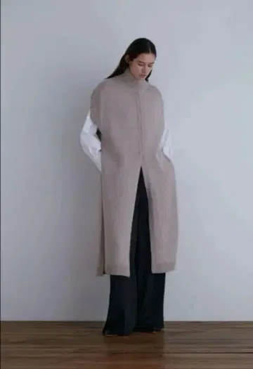 미사용 새상품 택 포함 LE PHIL 울 미들 게이지 베스트 루필