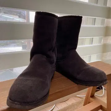 EMU 다크 그레이 어그 부츠