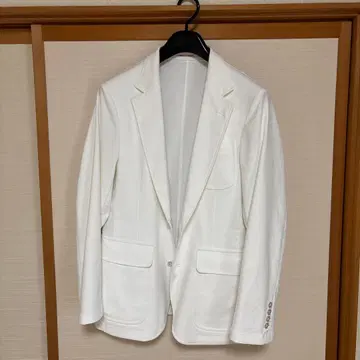 화이트 테일러드 자켓 WORLD DRESSTERIOR