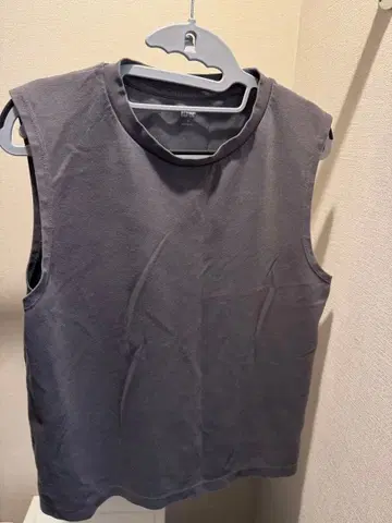UNIQLO 그레이 탱크탑 M