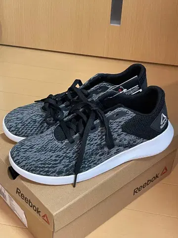 Reebok DV5257 스니커즈 여성 신발 새상품 23.5cm