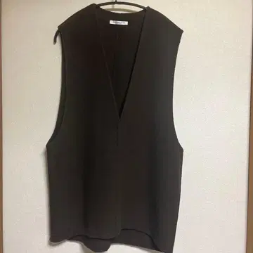 BEAUTY&YOUTH 다크 브라운 V넥 베스트