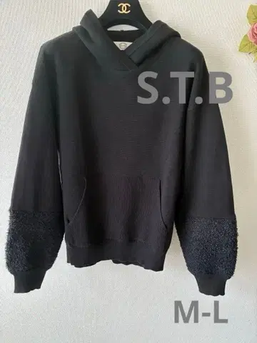 새상품급 S.T.B 후드 부착 블랙 니트 사이즈 M-L
