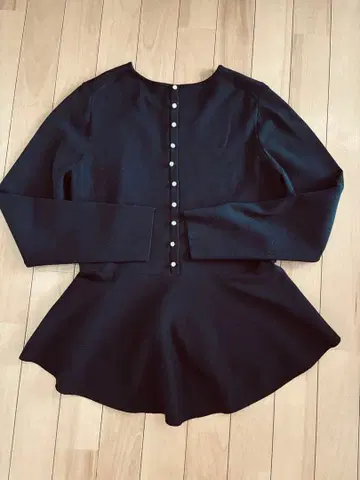 PLST 펄 버튼 페플럼 니트 블랙 M