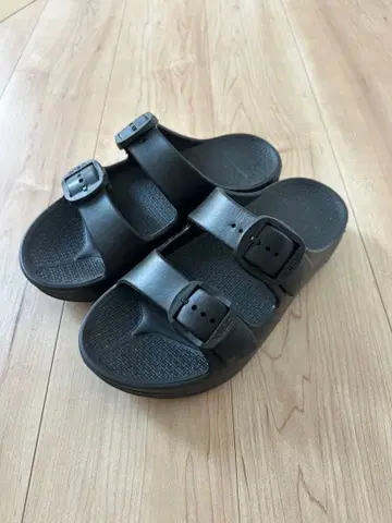 TELIC 리커버리 샌들 W 버클