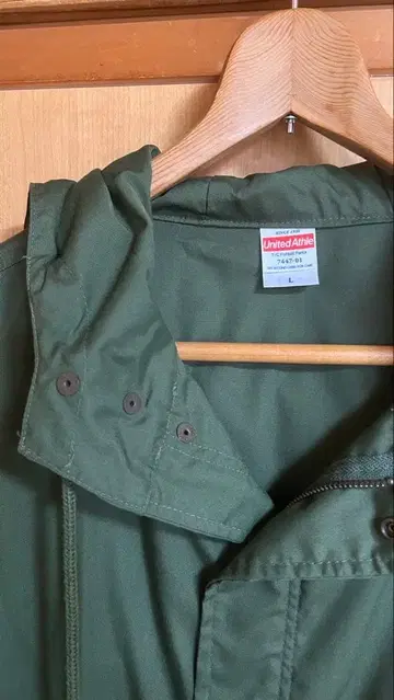 United Athle 후드 부착 모즈 코트 L 사이즈