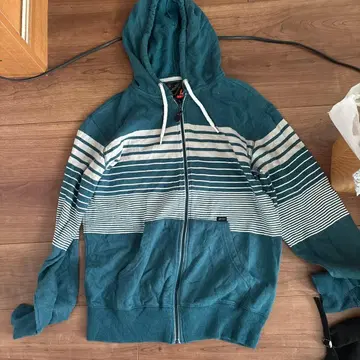 파랑과 화이트 스트라이프 풀 지퍼 후디