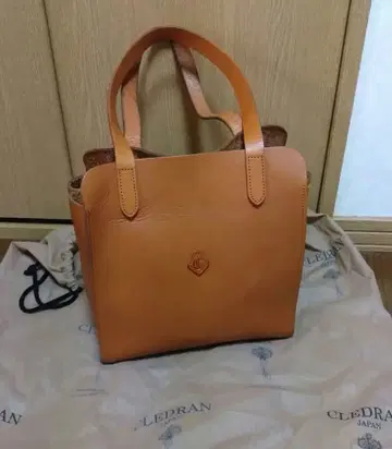 클레도란 소가죽 COUPE TOTE 토트백 카멜