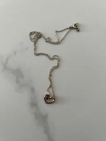 실버 하트형 목걸이