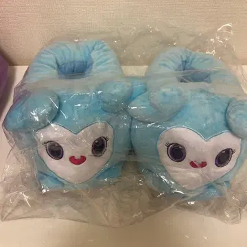 TWICE LOVELYS 나연 봉제 인형 슬리퍼 gigo 한정판