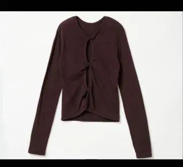 다크 브라운 긴팔 티셔츠 앞 여밈