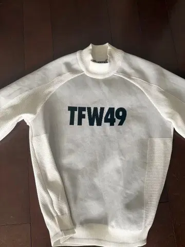 TFW49 화이트 스웨터 XL