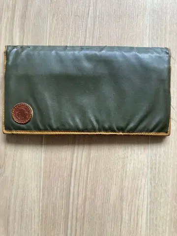 헌팅월드 올리브색 나일론 접이식 지갑