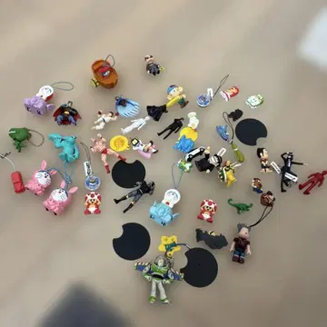 다양한 캐릭터 피규어 스트랩 세트 캔 커피 덤 등