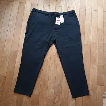 [ 새상품 ] UNIQLO 앵글 팬츠 5L 블랙