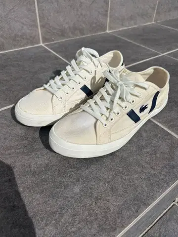 Lacoste 화이트 네이비 스니커즈