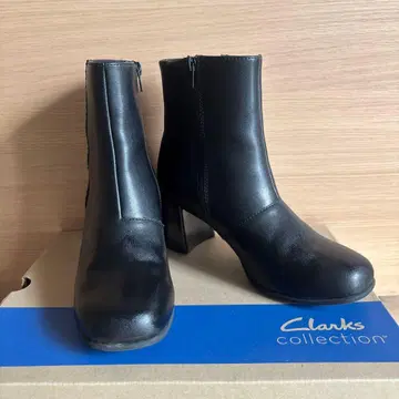 Clarks 블랙 부츠 중간 굽