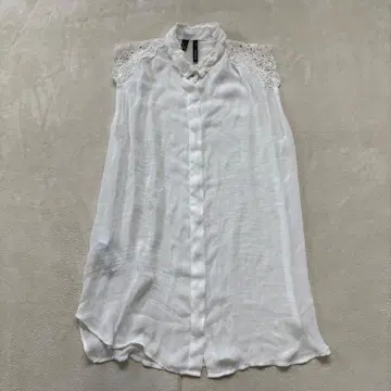 새상품급 선착순 망고 슬리브리스 블라우스 S 사이즈 화이트 레이스제