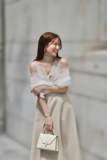 DINOBLE 콜라보 슬리브리스 원피스 숄 포함