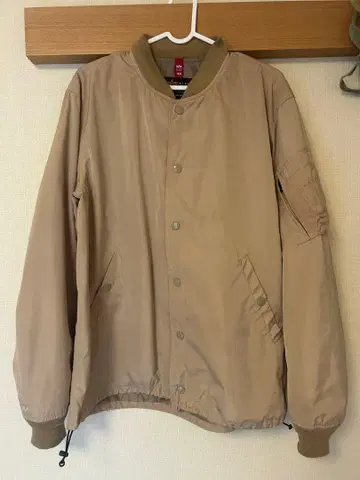 베이지 MA-1 스타일 자켓