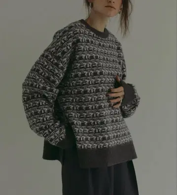 LOHEN 로헨 지오메트릭 자카드 니트