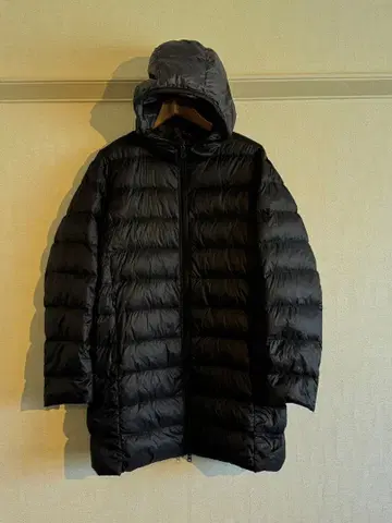 유니클로 울트라 라이트 다운 블랙 M 다운 자켓 라이트 다운 블랙