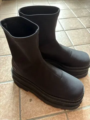 다리치 울트라 스트레치 플랫 숏부츠