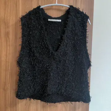 프린지 블랙 V넥 슬리브리스 베스트