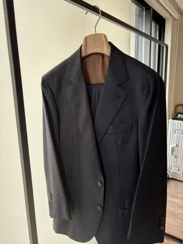 브루넬로쿠치넬리 수트 사이즈 44