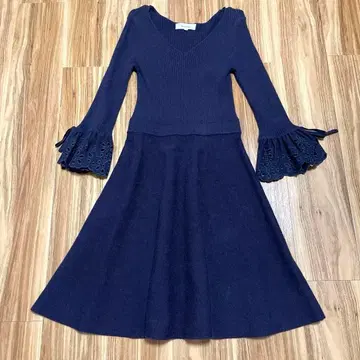 리랜드쳐 네이비 니트 원피스