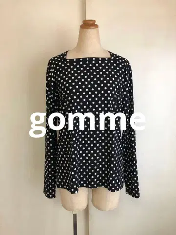고메 도트 무늬 폴리에스테르 티셔츠