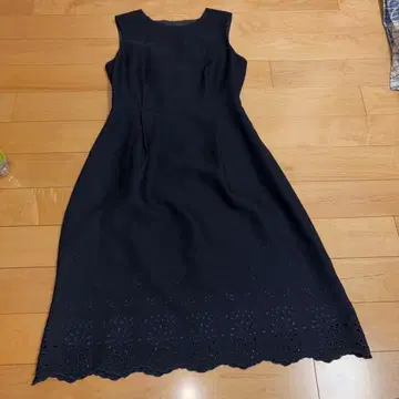 네이비 자수 슬리브리스 원피스 S