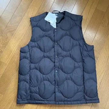 UNIQLO 유니클로 울트라 라이트 다운 웨이브 퀼트 베스트