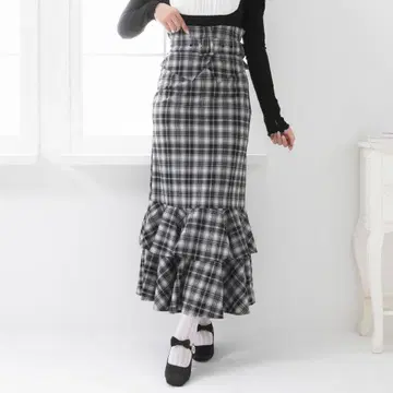 프릴이 달린 블랙 화이트 체크 머메이드 롱 스커트