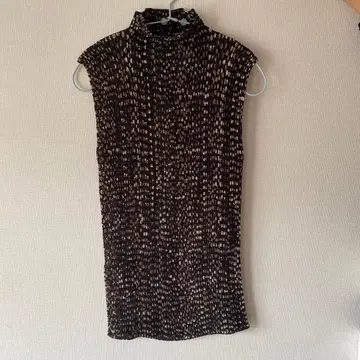 미야케 잇세이 플리츠플리츠 터틀넥 슬리브리스 상의