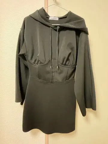 meltthelady 뷔스티에 저리 원피스 블랙