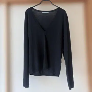 Theory luxe 블랙 V넥 니트 40사이즈 울100%