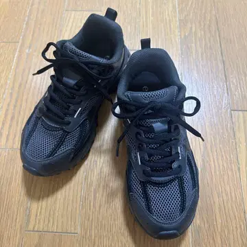 emmi 블랙 그레이 스니커즈