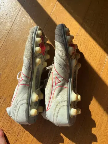 Mizuno 축구화 모나르시다 화이트/레드