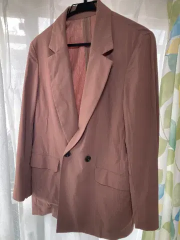 브라운 테일러드 자켓과 팬츠 셋업