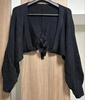 블랙 니트 가디건 크롭 기장