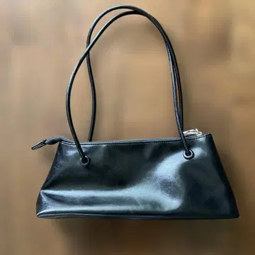 블랙 가죽 숄더백