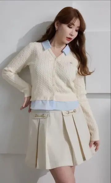 새상품급 Herlipto Pleated Mini Skirt 베이지 S