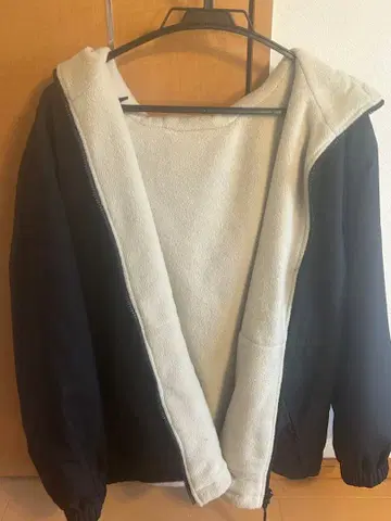 [ 사이즈 L ] 플리스 안쪽 블랙 다운 자켓 후드 부착