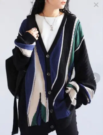 antiqua 안티카 레트로풍 V넥 가디건