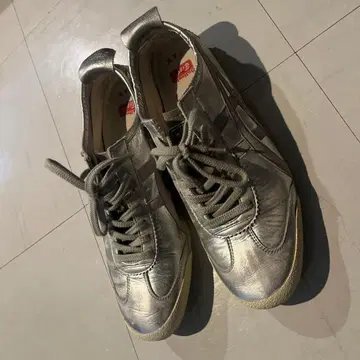 오니츠카타이거 MEXICO66 DELUXE NIPPON MADE