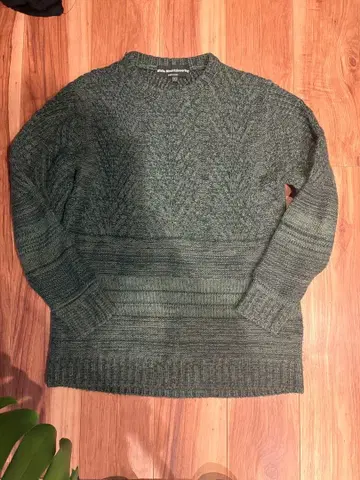 화이트 마운티니어링 니트