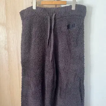 젤라또피케 SEAR 다크 그레이 룸웨어