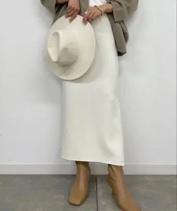 미사용 Loungedress 슬릿 타이트 스커트