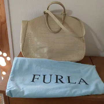 FURLA 베이지 크로커다일풍 핸드백